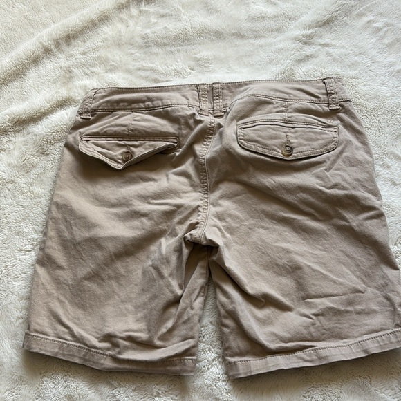American Eagle Outfitters Cotton Breige Cargo Shorts Size 4 - Picture 5 of 7